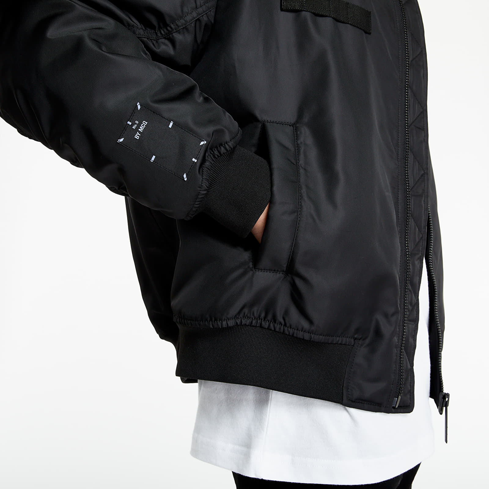 Bomber jakne McQ Bomber Darkest Black