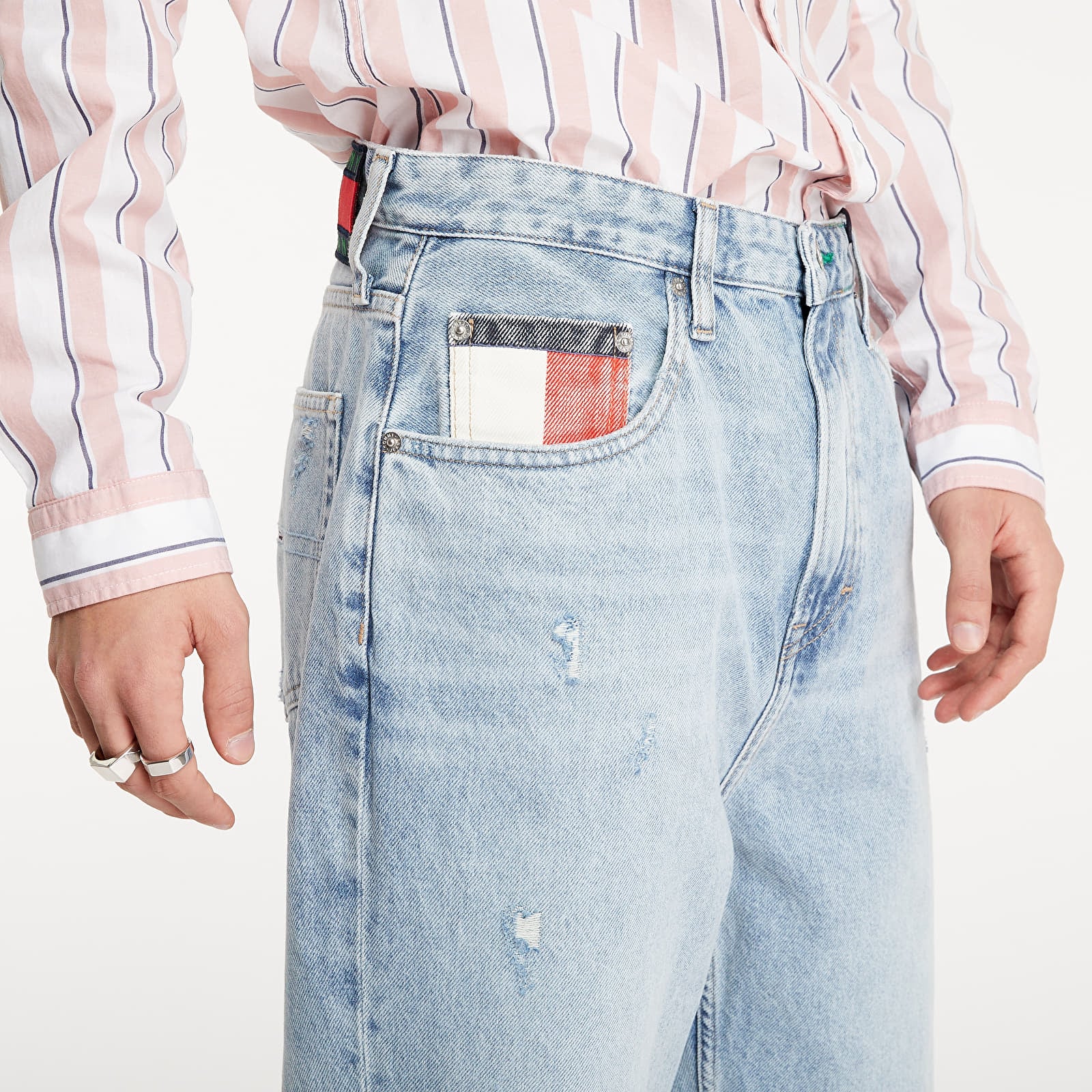 Hlače Tommy Jeans Mom Ultra High Rise Trapped Jean Blue