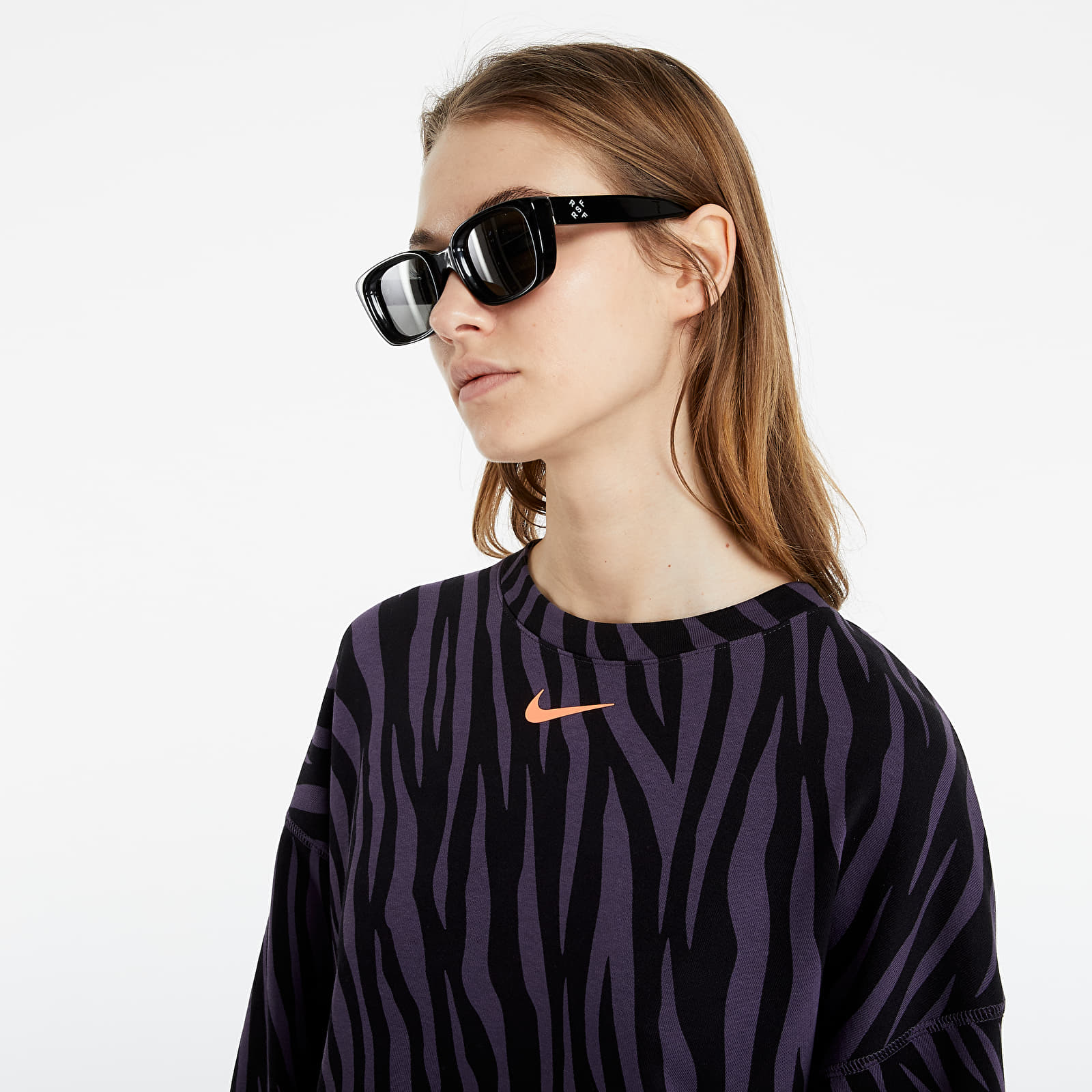 Hupparit ja collegepaidat Nike Sportswear AOP Icon Clash Fleece Crewneck Dark Raisin/ Bright Mango