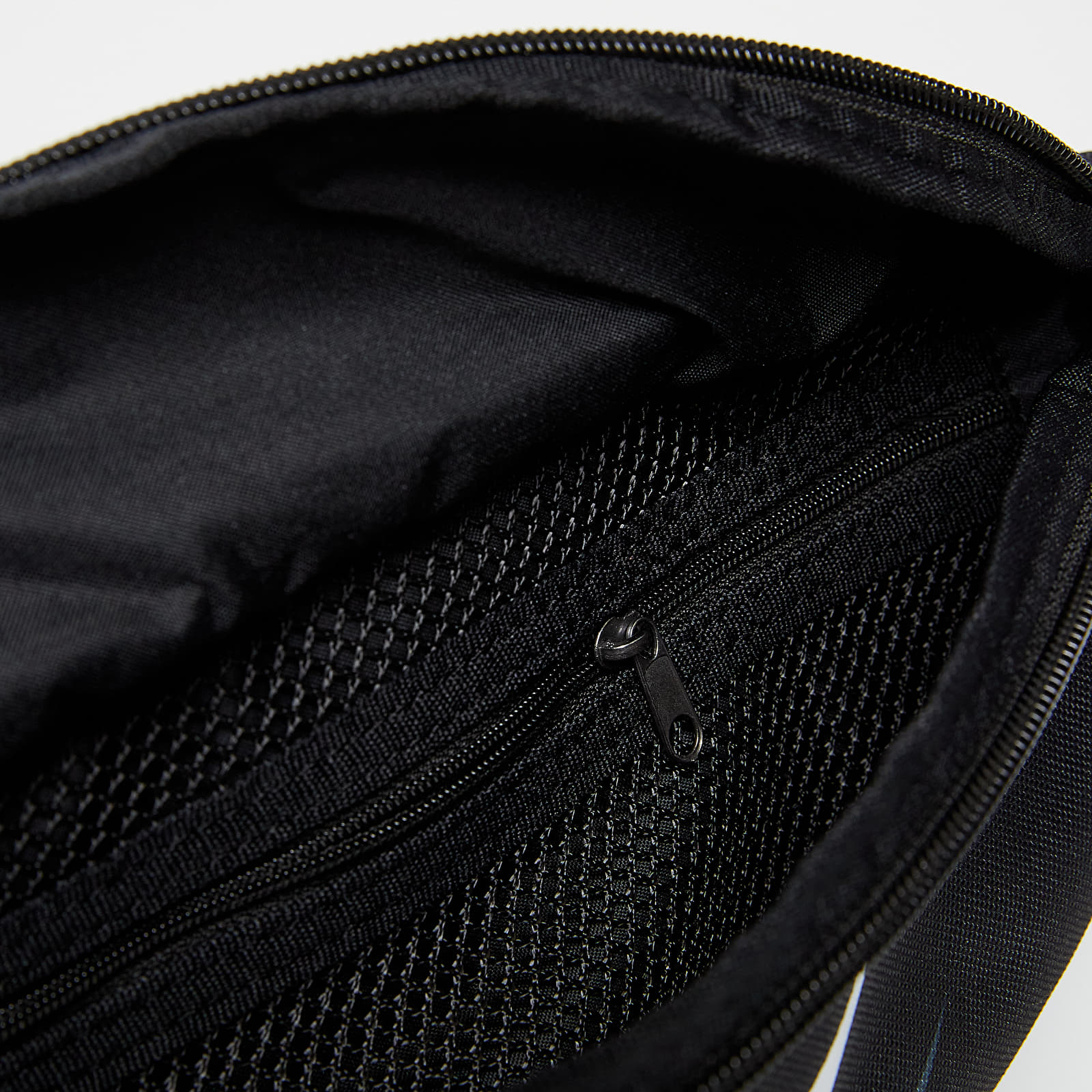 Övtáskák Nike Heritage Hip Pack - Swoosh Black/ Black/ White