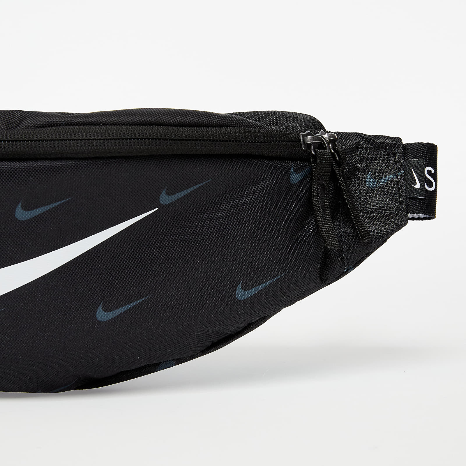 Nike heritage hip pack black top