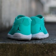 Jordan reveal hyper clearance turquoise