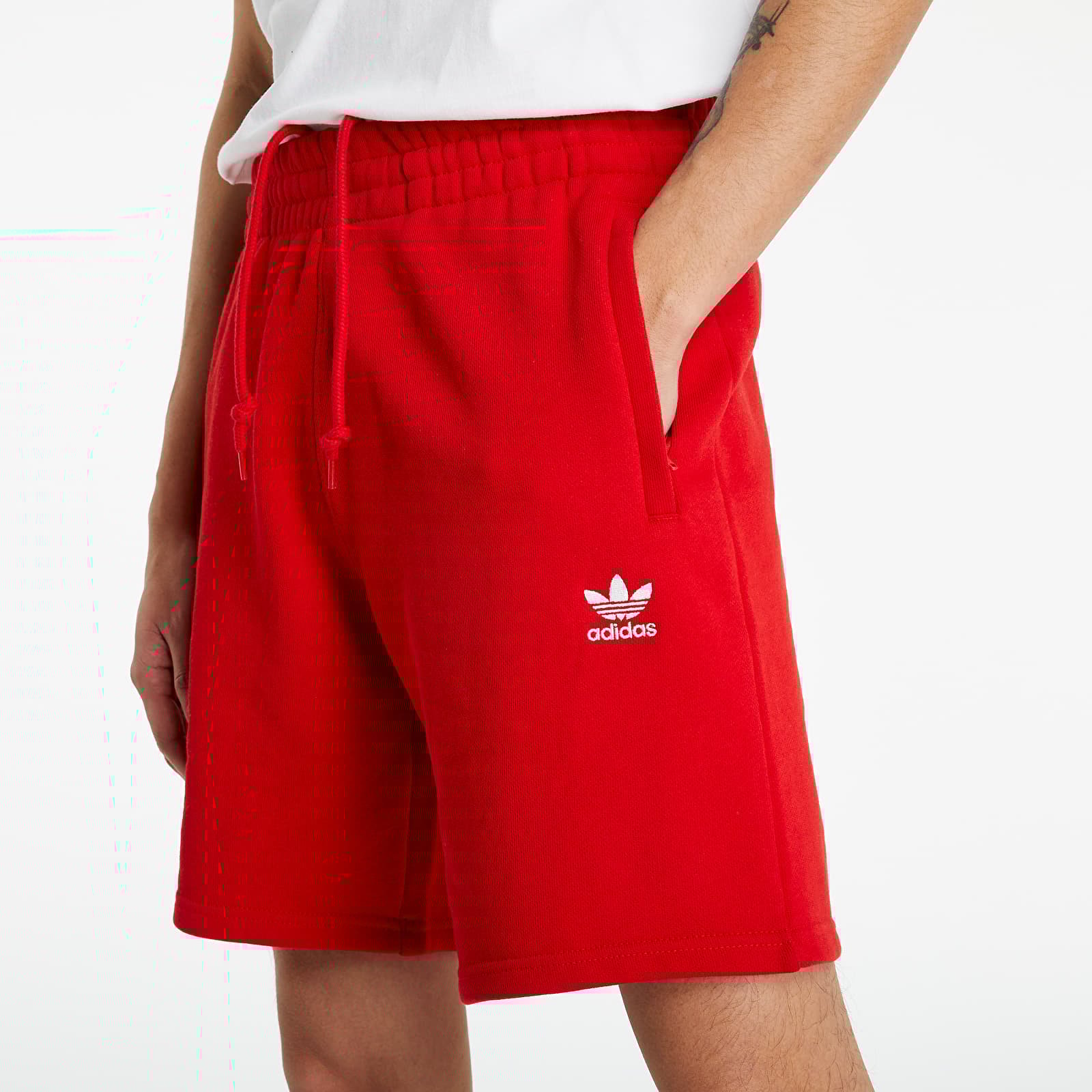 Kurzhosen adidas Loungewear Trefoil Essentials Shorts Scarlet