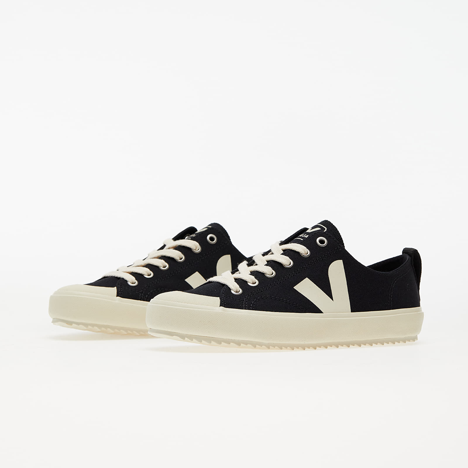 Women's shoes Veja Nova Canvas W Black Pierre
