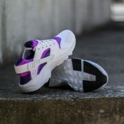 Nike huarache purple and sales white