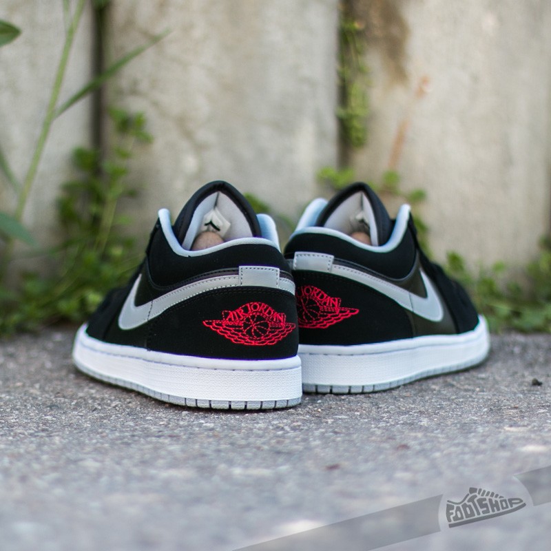Încălțăminte și sneakerși pentru bărbați Air Jordan 1 Low Black/ Gym Red-Wolf Grey-White 
