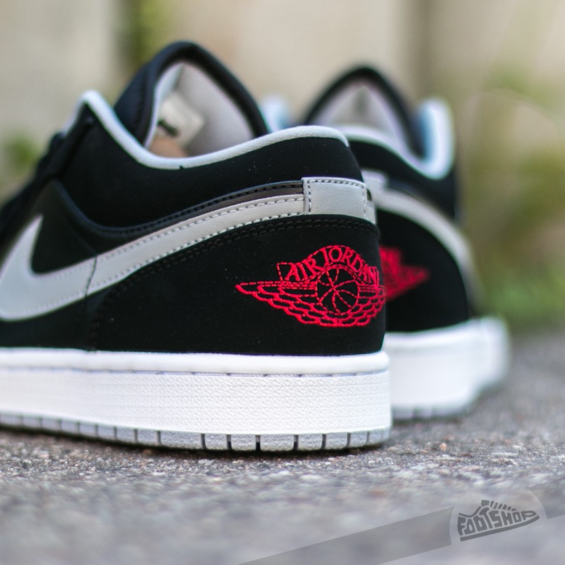 Încălțăminte și sneakerși pentru bărbați Air Jordan 1 Low Black/ Gym Red-Wolf Grey-White 