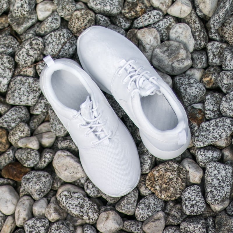 All white discount nike roshes womens