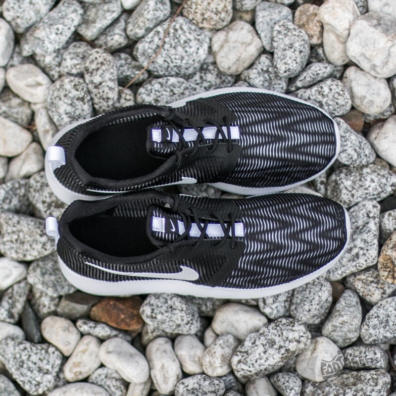 Moteriška avalynė Nike Roshe One Flight Weight (GS) Black/ White