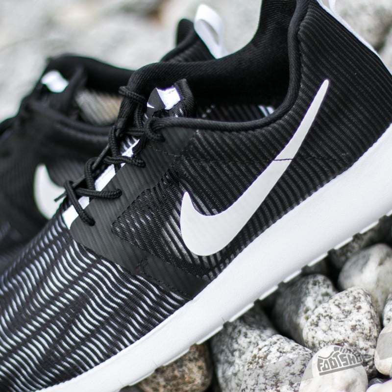 Moteriška avalynė Nike Roshe One Flight Weight (GS) Black/ White