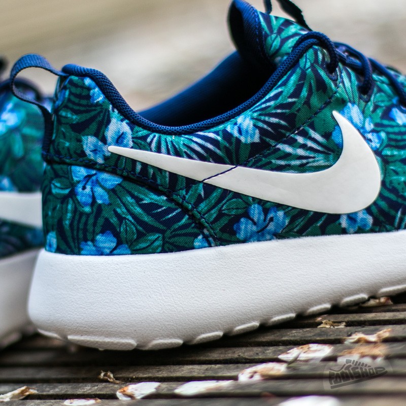 Men s shoes Nike Roshe One Print Premium Royal Blue White Footshop