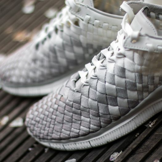 Nike free inneva mid top