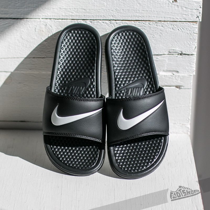 Chaussures et baskets homme Nike Benassi Swoosh Black/ White