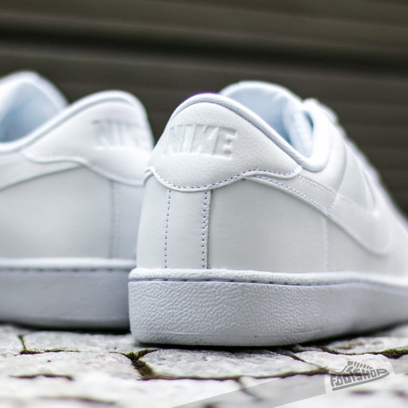 Nike tennis 2024 classic white