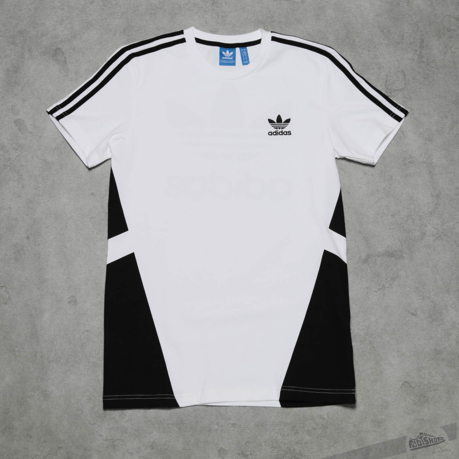 Adidas print t shirt store