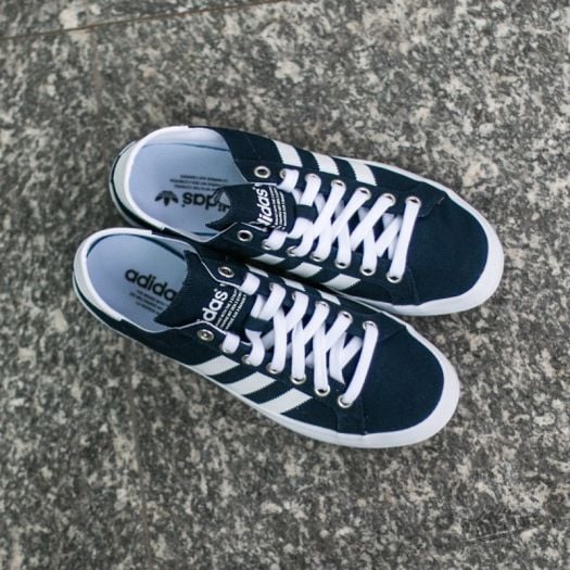 adidas Court Vantage