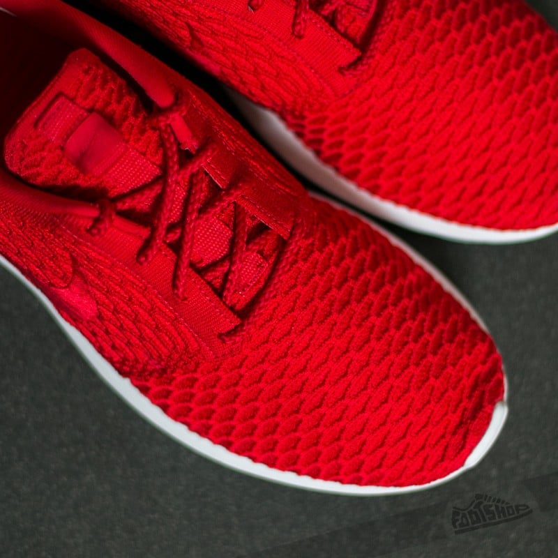 Roshe 2 flyknit red hot sale