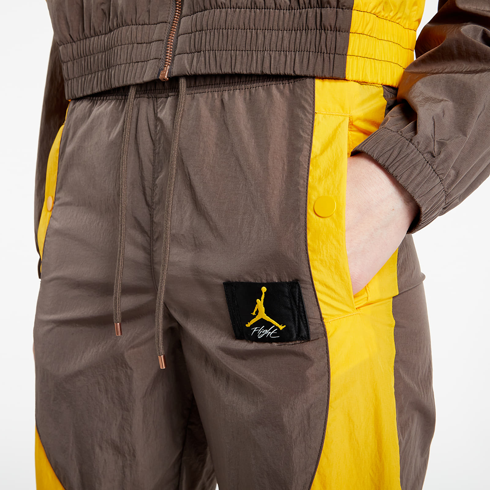 Pants and jeans Jordan Woven Pants Ironstone University Gold
