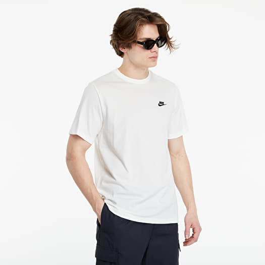 Nike sportswear club tee clearance