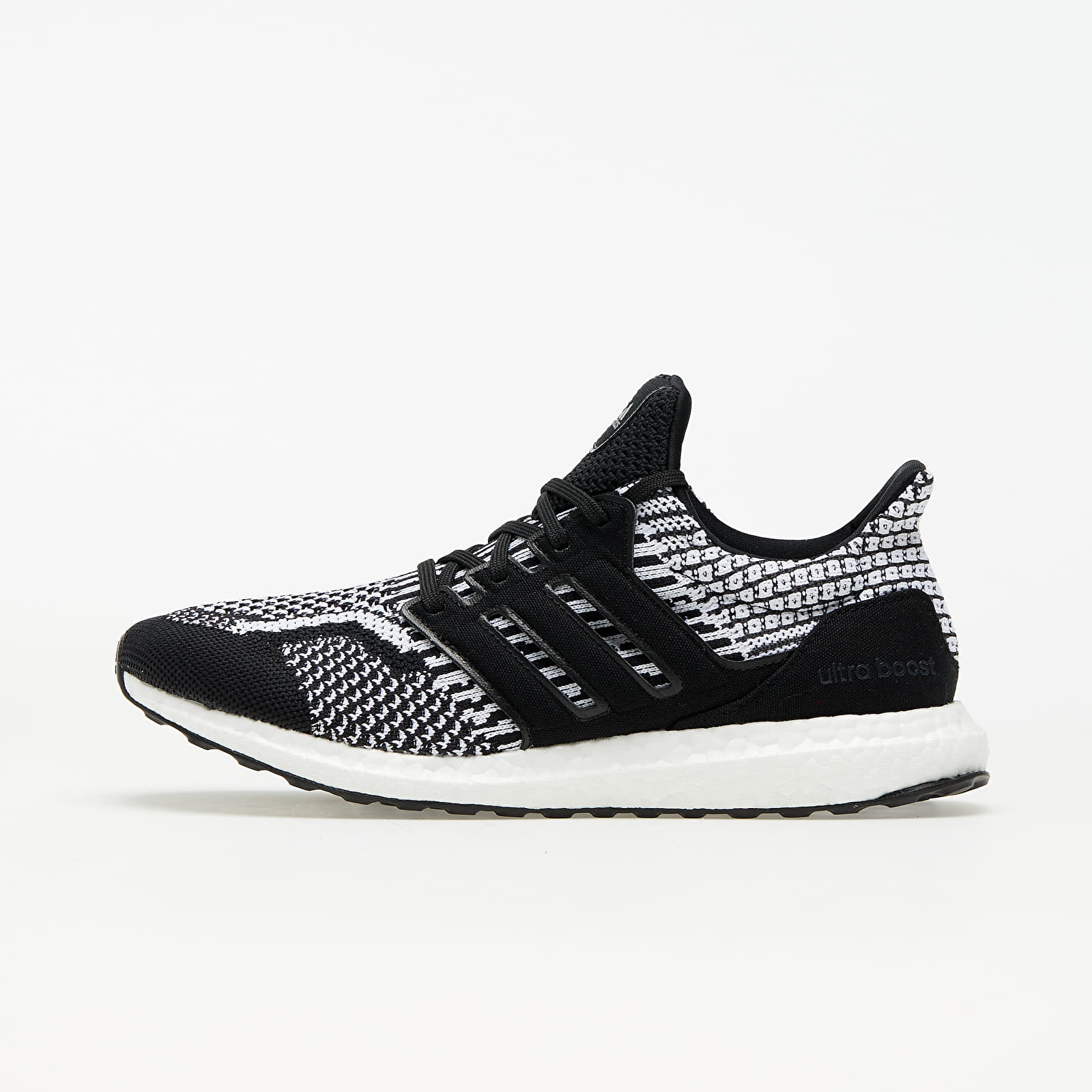 Dámske topánky a tenisky adidas UltraBOOST 5.0 DNA Core Black/ Core Black/ Ftw White