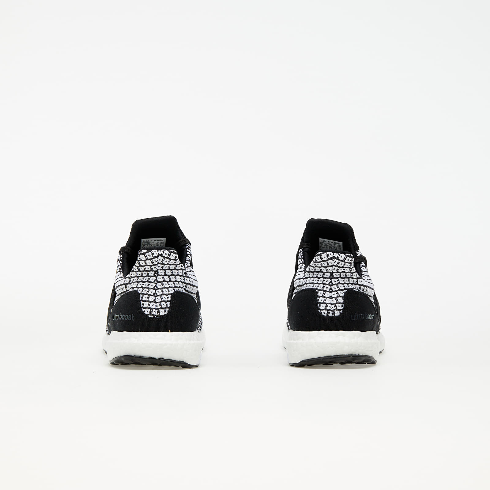 Moteriška avalynė adidas UltraBOOST 5.0 DNA Core Black/ Core Black/ Ftw White