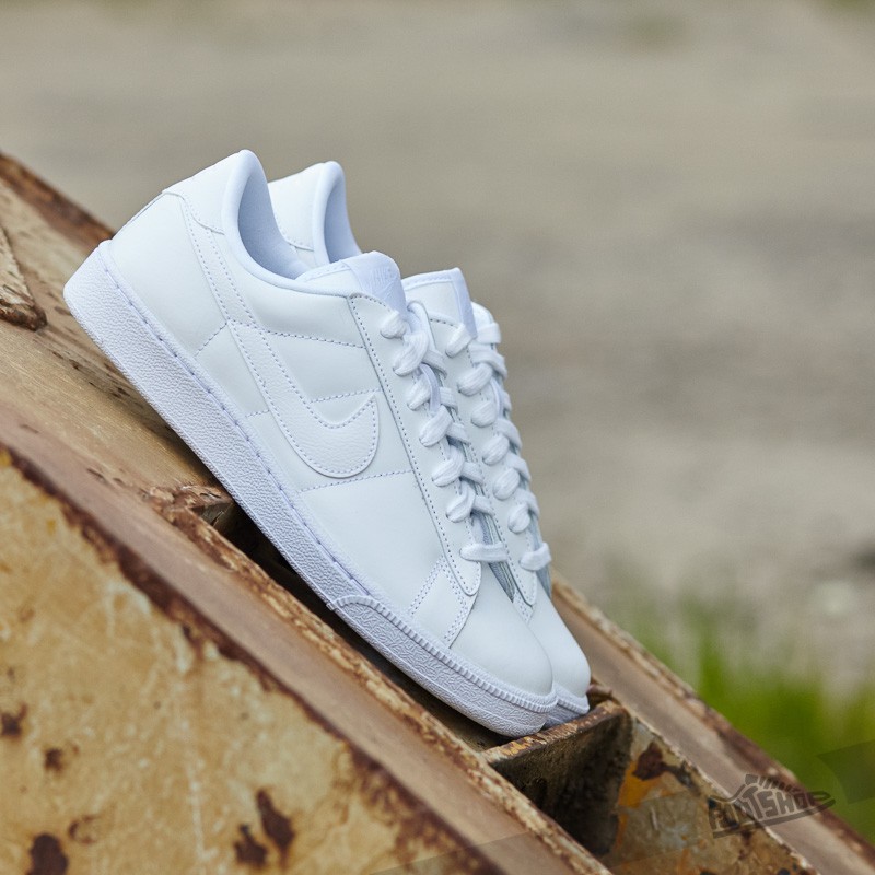 Plain white nike shoes cheap