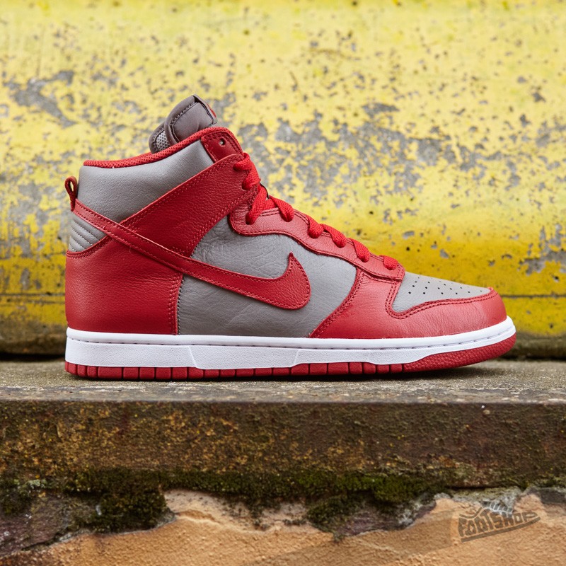 Dámské tenisky a boty Nike Wmns Dunk Retro QS Soft Grey/ University Red