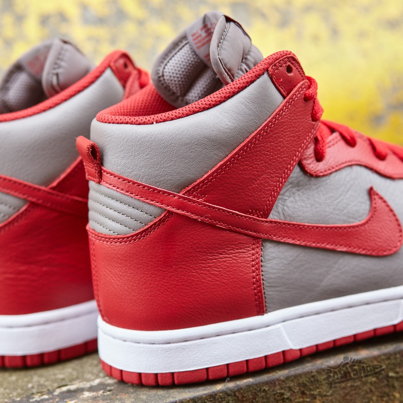 Dámské tenisky a boty Nike Wmns Dunk Retro QS Soft Grey/ University Red