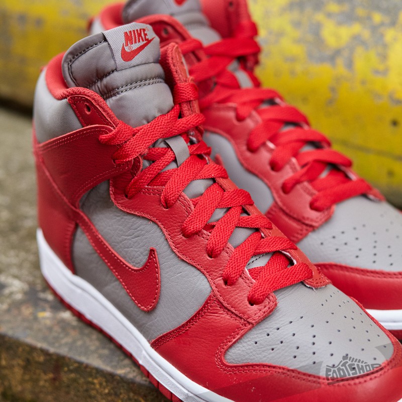 Dámské tenisky a boty Nike Wmns Dunk Retro QS Soft Grey/ University Red