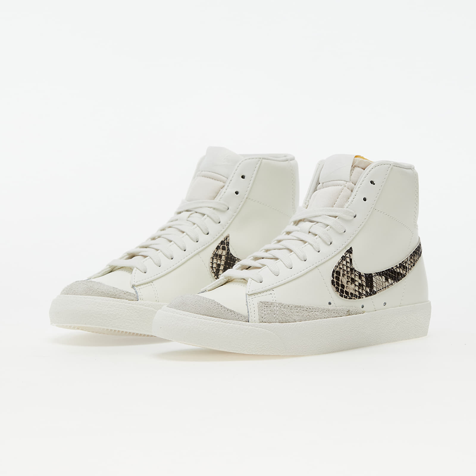 Moteriška avalynė Nike Blazer Mid '77 SE Sail/ Particle Beige-Sail-Sail