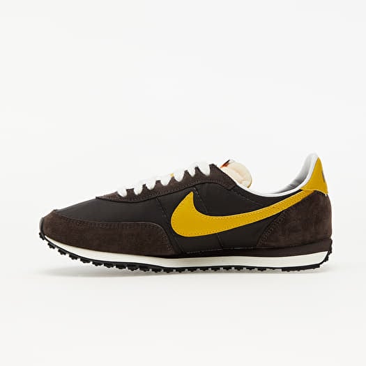 nike waffle brown