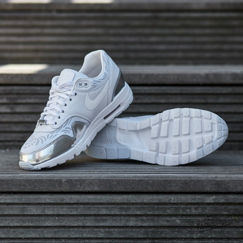 Nike air max ultra silver hotsell