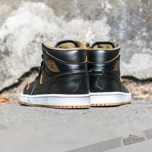 Jordan 1 black metallic gold 2025 white