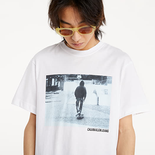 Magliette da uomo Calvin Klein Jeans Urban Skater Box Tee Bright White Footshop