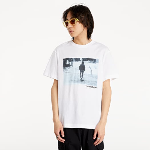 Magliette da uomo Calvin Klein Jeans Urban Skater Box Tee Bright White Footshop