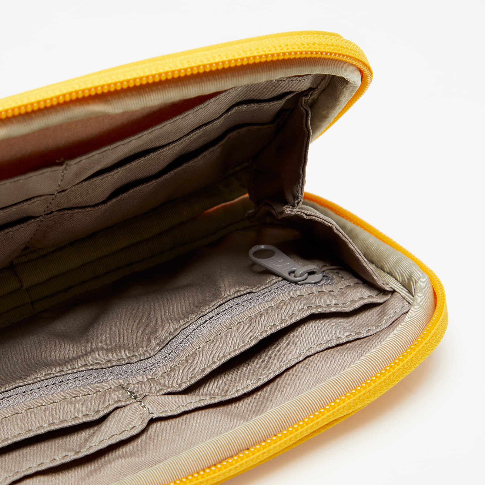 Fjällräven top travel wallet