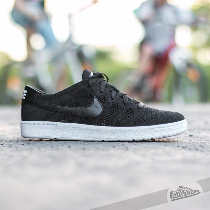Nike tennis classic flyknit hot sale