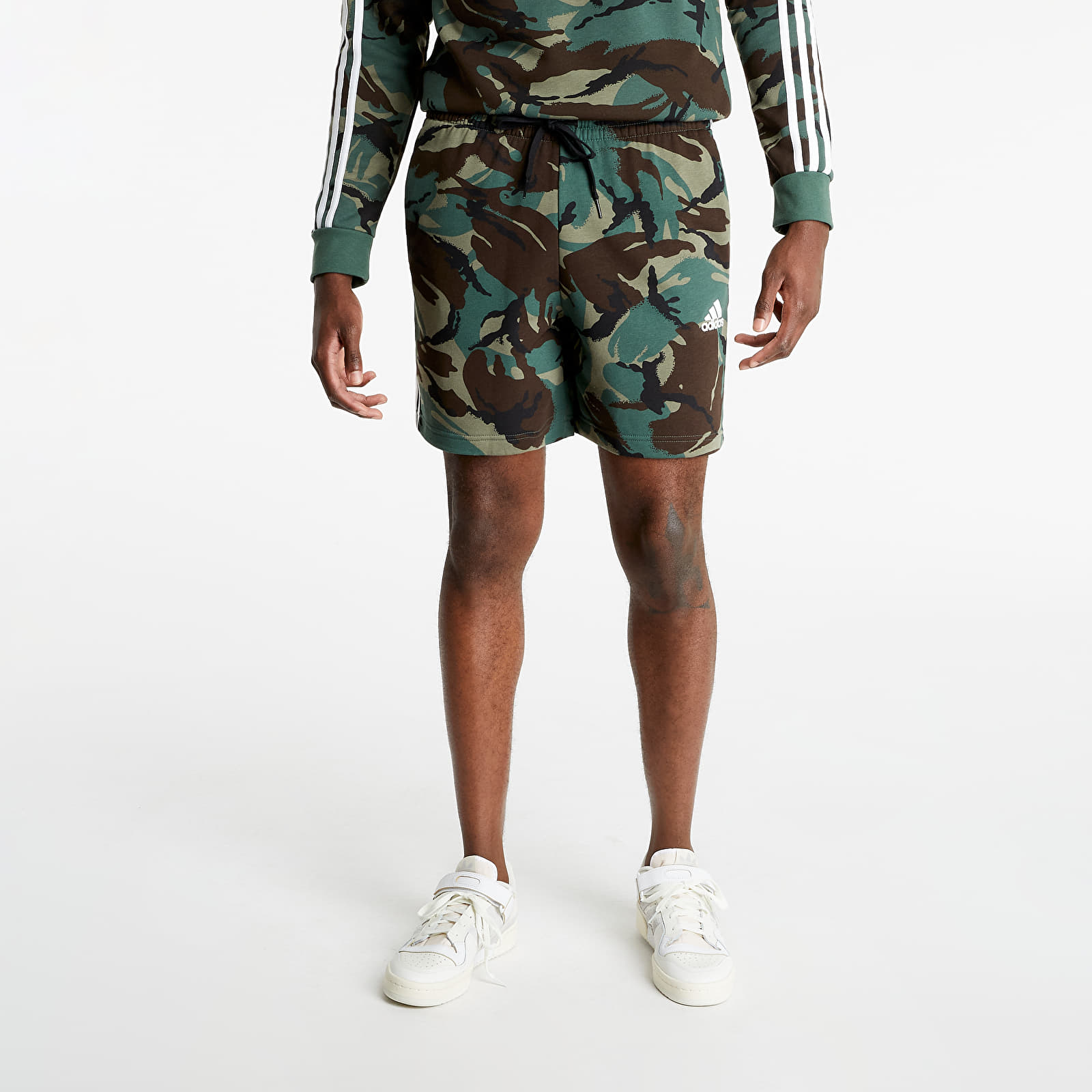 Kurzhosen adidas Essentials French Terry Camouflage Shorts Legacy Green