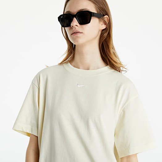 Nike sportswear essential clearance top ss