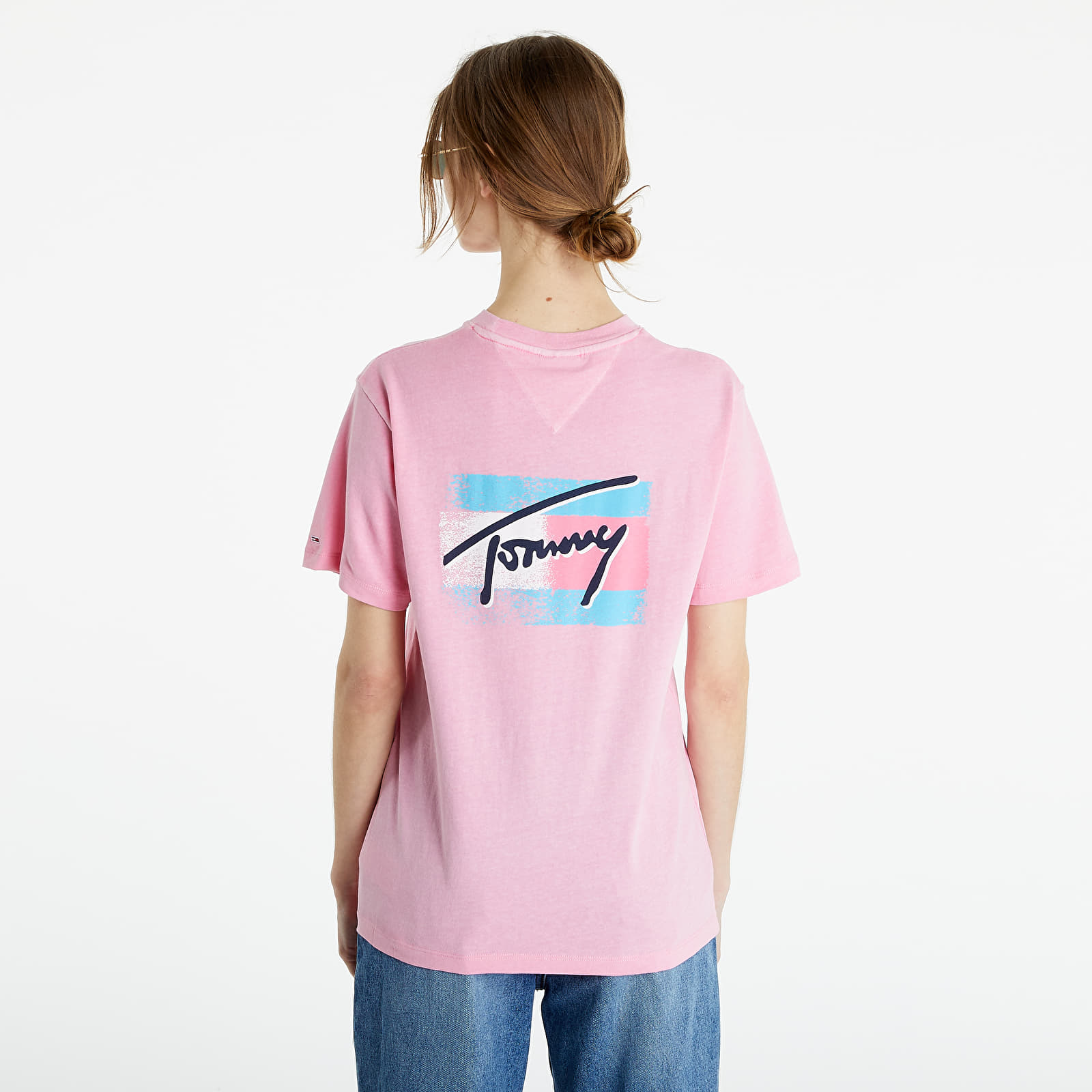 Pink tommy jeans t shirt new arrivals