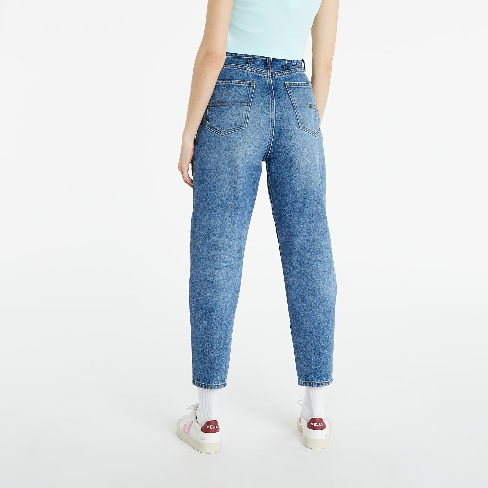 Pantaloni Tommy Jeans Mom Ultra High Rise Tapared Jeans Emf Sp Mb Rgd