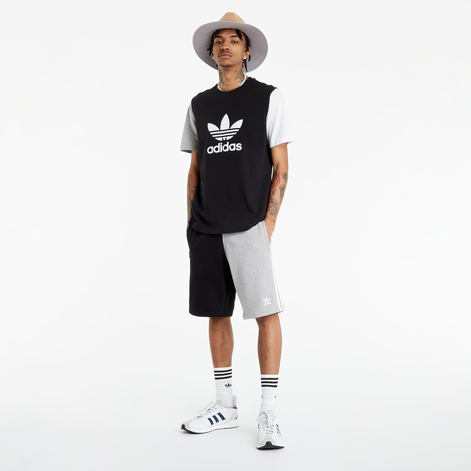 T-Shirts adidas Blocked Trefoil Tee Black/ Medium Grey Heather/ White