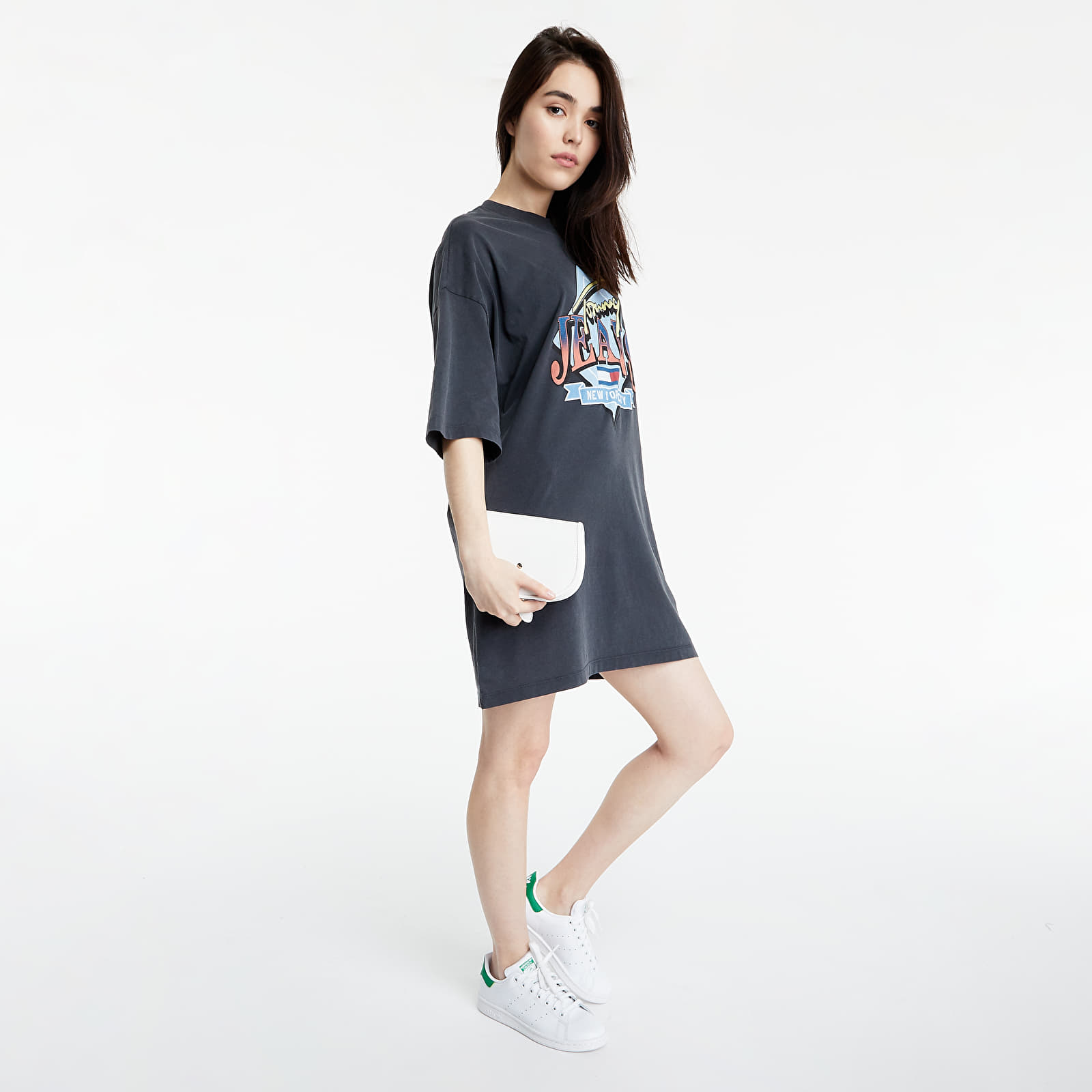 Obleke Tommy Jeans Vintage Graphic Tee Dress Black