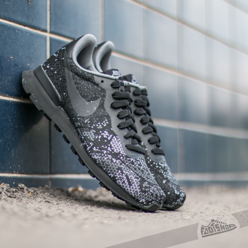 Nike hotsell internationalist 5.5