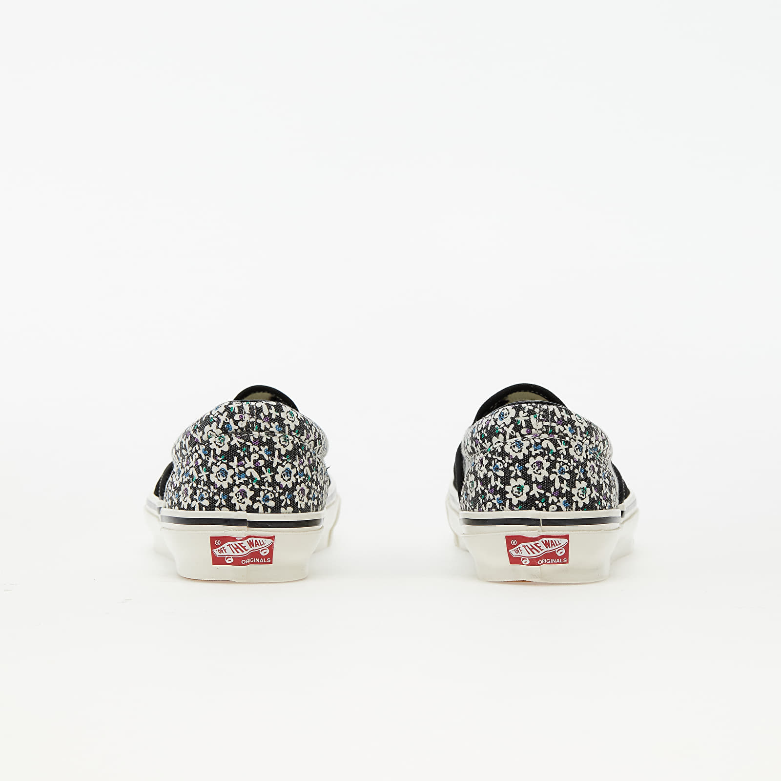 Daisy slip on vans best sale