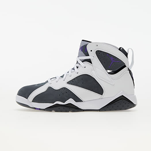 Air jordan 7 noir et or hotsell