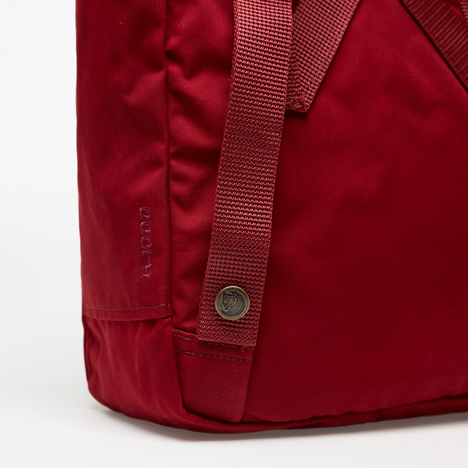 Oxblood kanken online