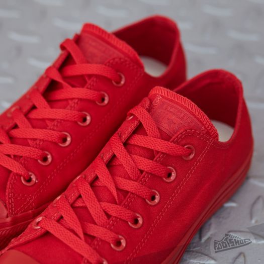 Converse casino red top