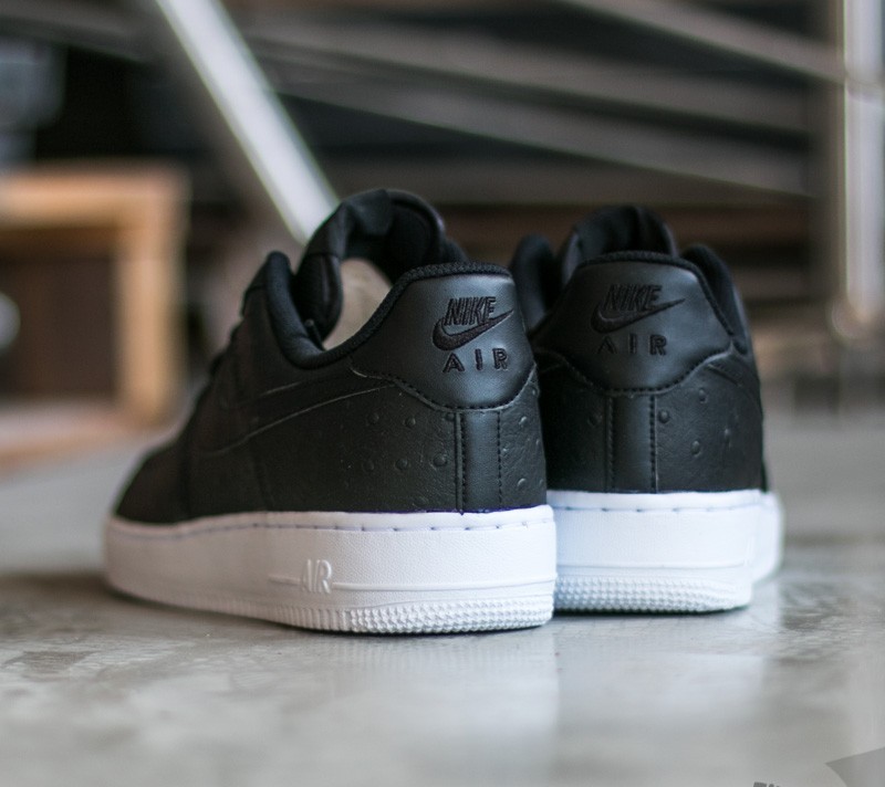 Scarpe uomo Nike Air Force 1 ´07 LV8 Black/ Black-White