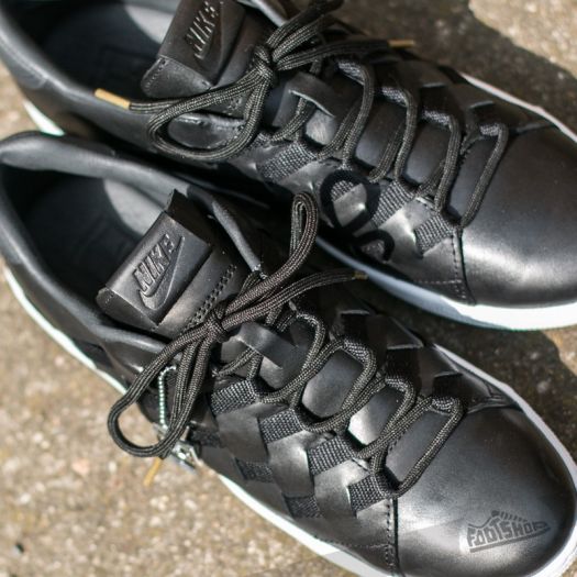 nike woven tennis shoes